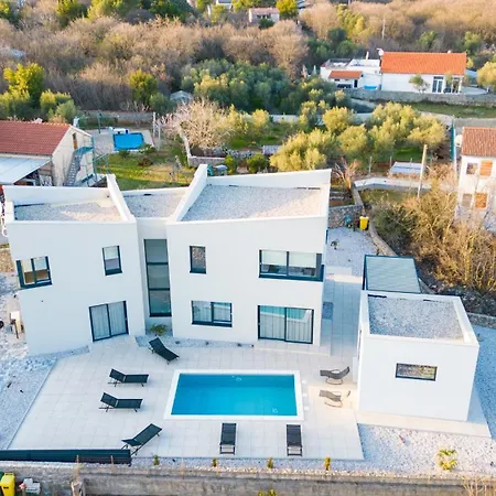 Ancora, Luxury With Pool