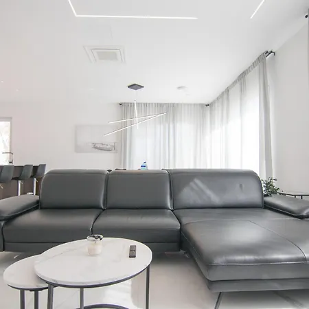 Ancora, Luxury With Pool Vila *