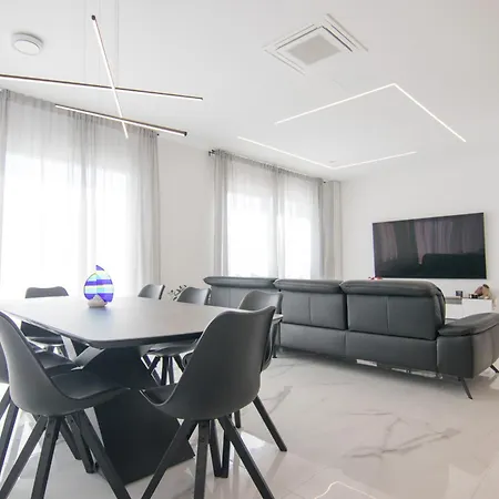 Ancora, Luxury With Pool *