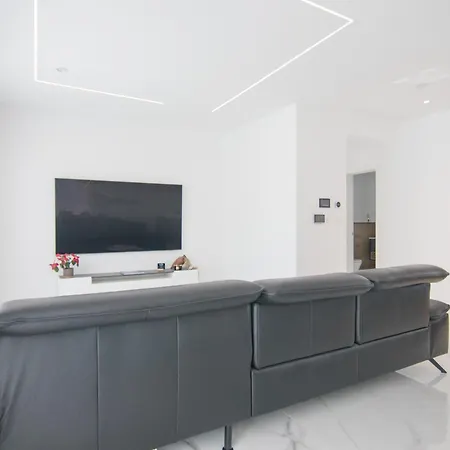 Ancora, Luxury With Pool Villa *