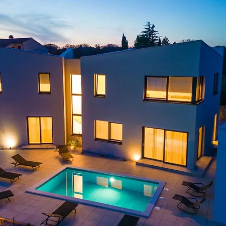 Ancora, Luxury With Pool Villa *