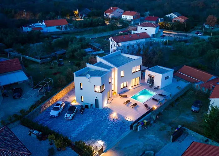 Ancora, Luxury With Pool Vila *