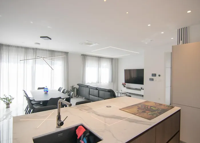 Ancora, Luxury With Pool Vila