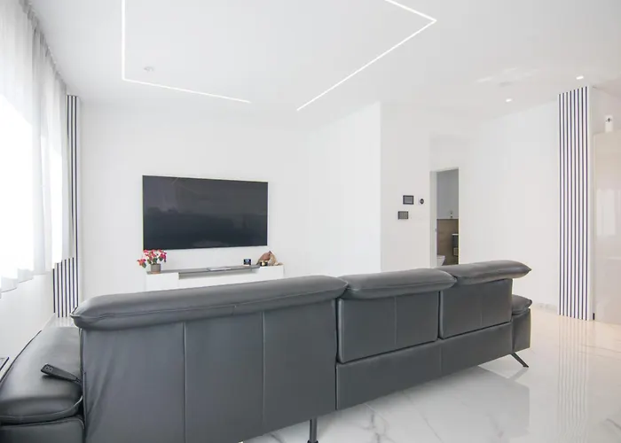 Ancora, Luxury With Pool Vila *
