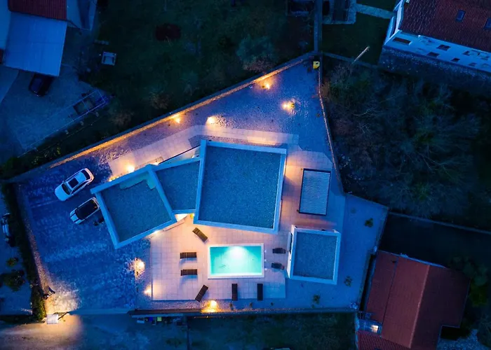 Ancora, Luxury With Pool Vila