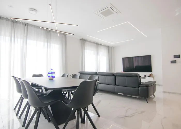 Ancora, Luxury With Pool *