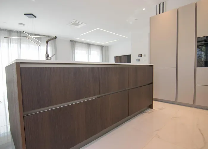 Ancora, Luxury With Pool Villa *